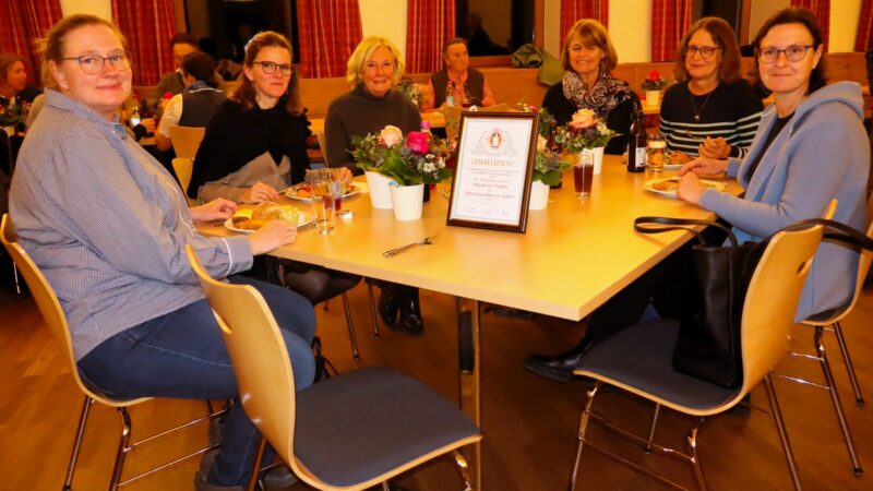 Ehrenzeichen in Silber für Büchereiteam