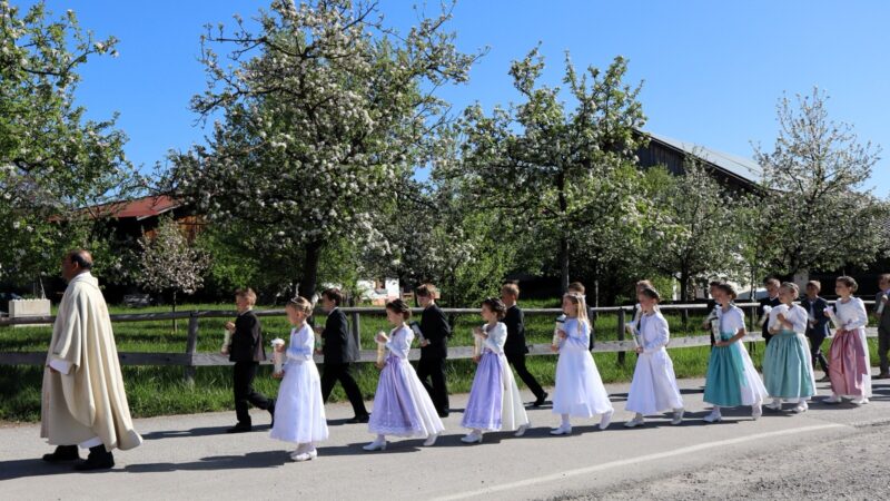 21 Auer Freunde Jesu feierten Erstkommunion